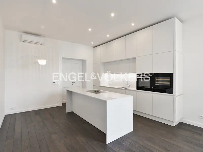 Pronájem bytu 4+kk 137 m², Praha – náhled fotky 2