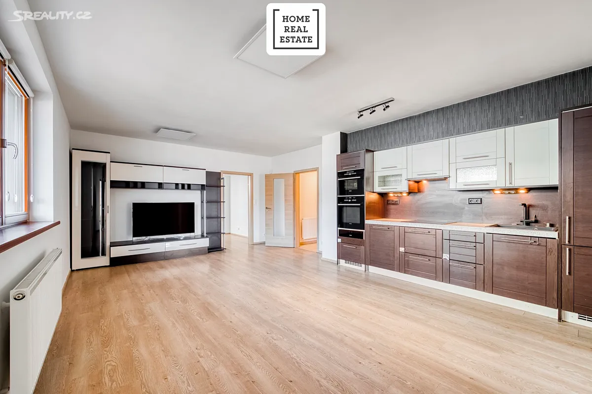 Prodej bytu 3+kk 77 m² – pohled 2