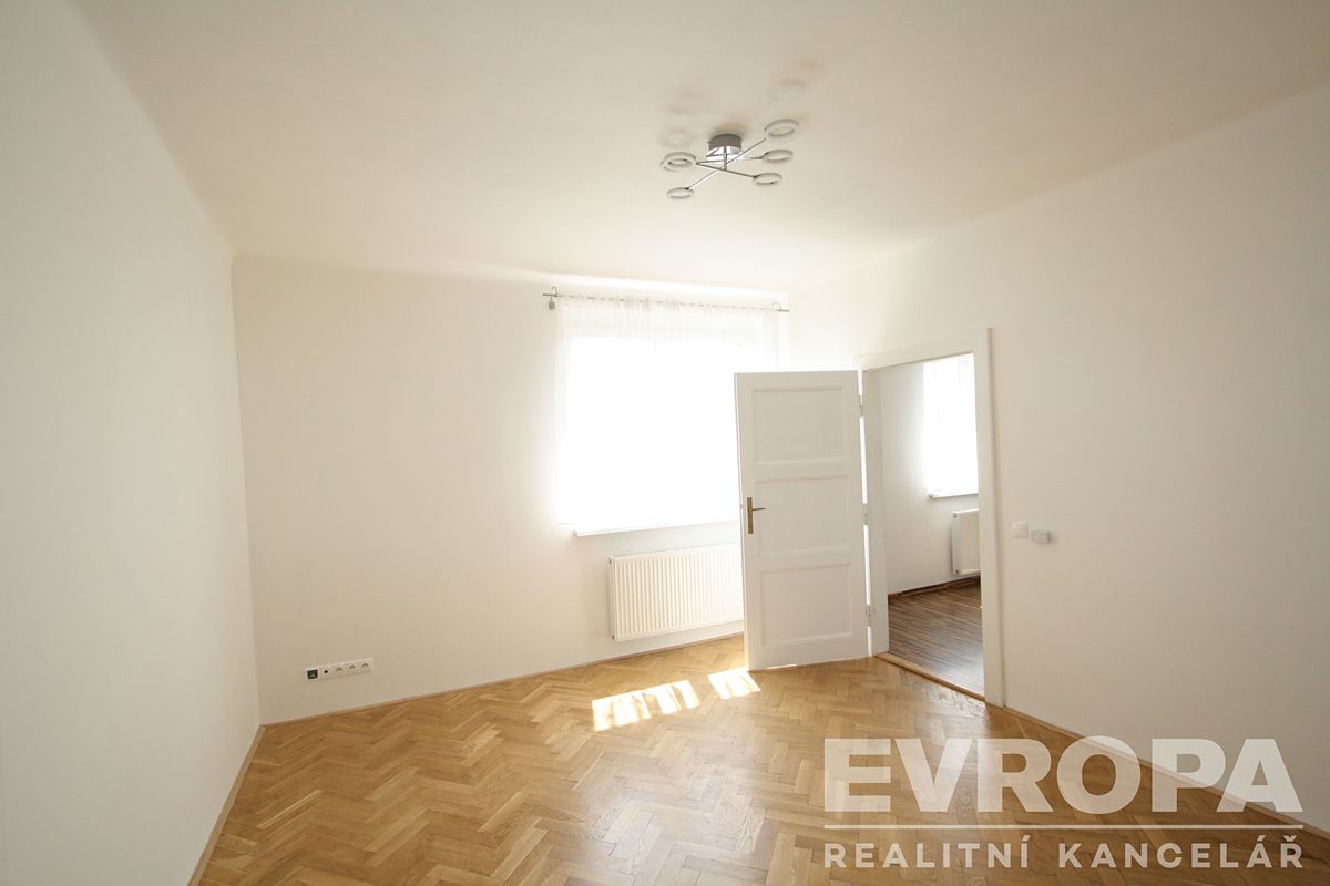 Pronájem bytu 1+1 33 m²
