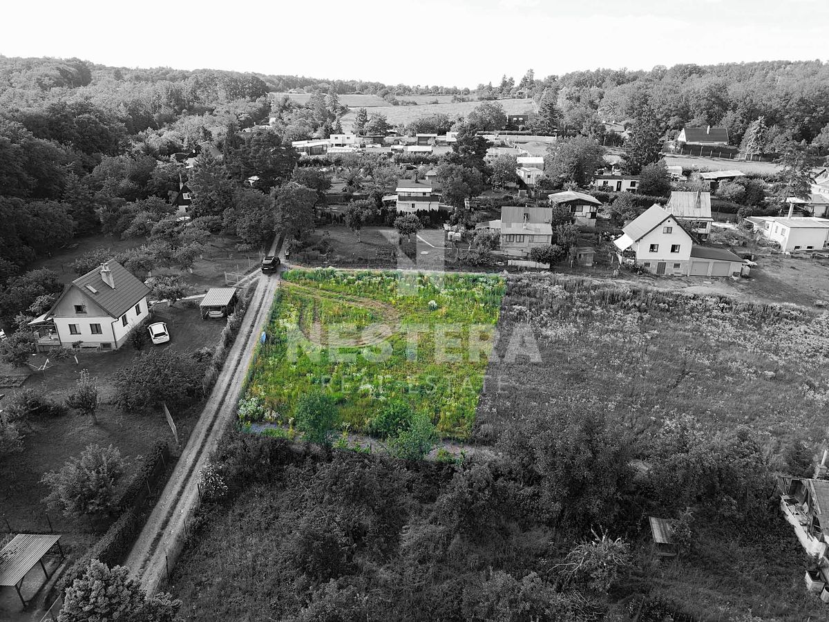Prodej stavebního pozemku 838 m² – fotografie 4
