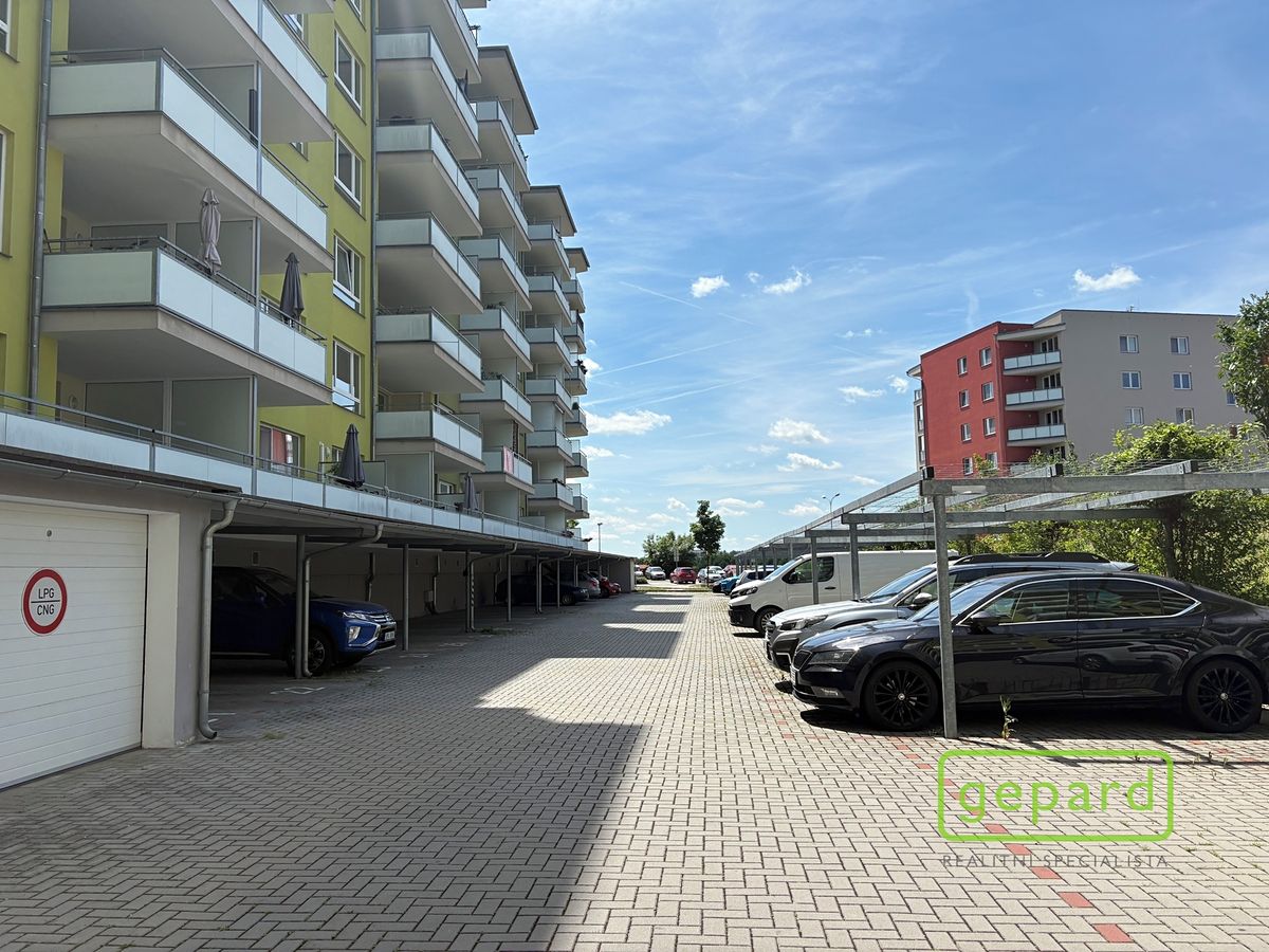 Prodej garážového stání 13 m² – fotografie 2