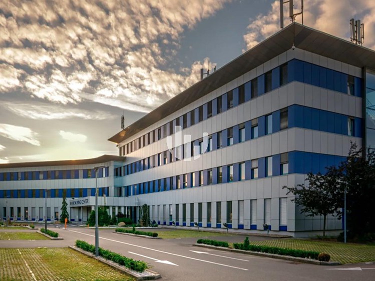Комерційне приміщення в оренду, 242 м² (1 з 10)