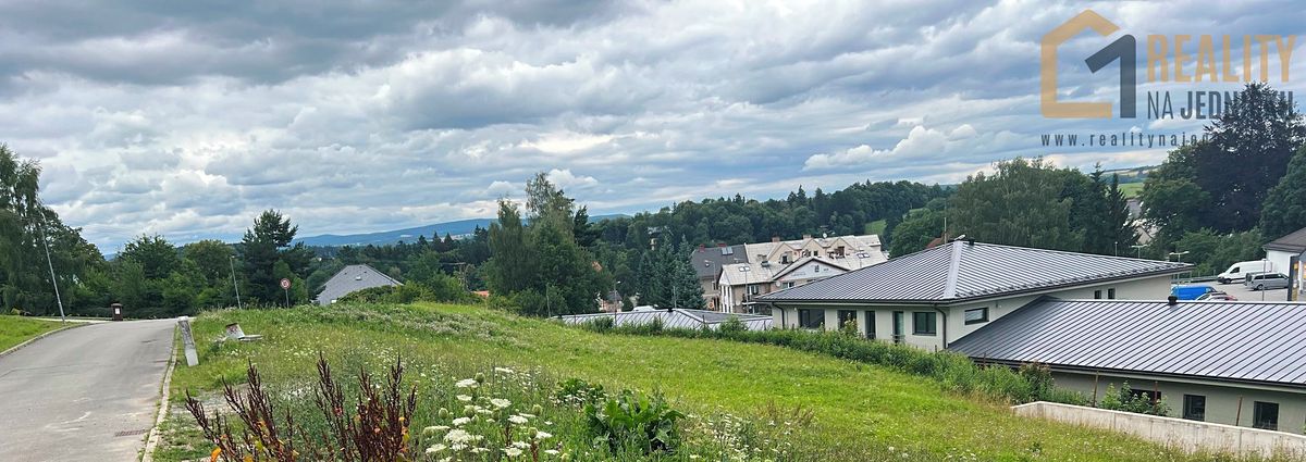 Prodej stavebního pozemku 865 m² – fotografie 2