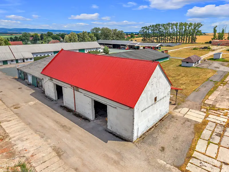 Prodej komerční nemovitosti 22131 m², Jasenná – náhled fotky 1