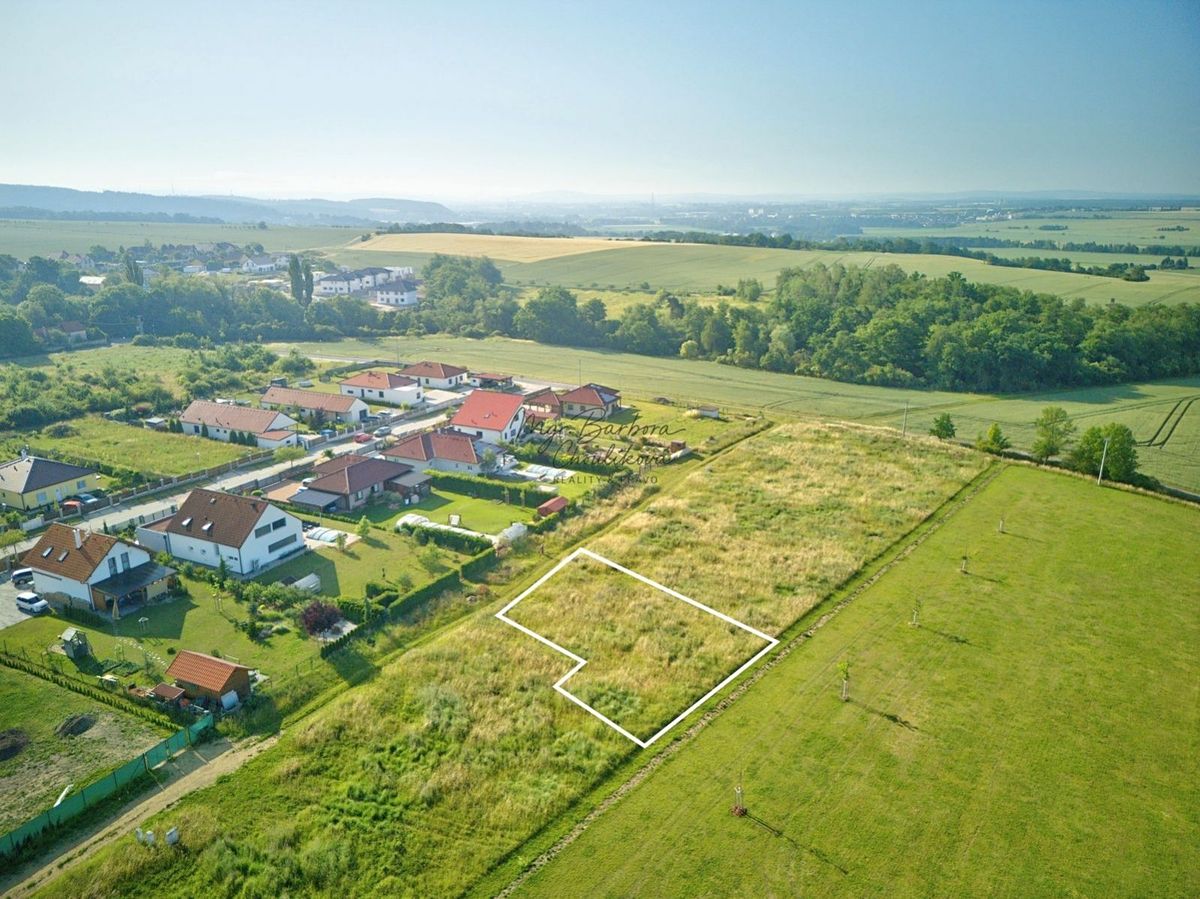 Prodej stavebního pozemku 744 m² – fotografie 2