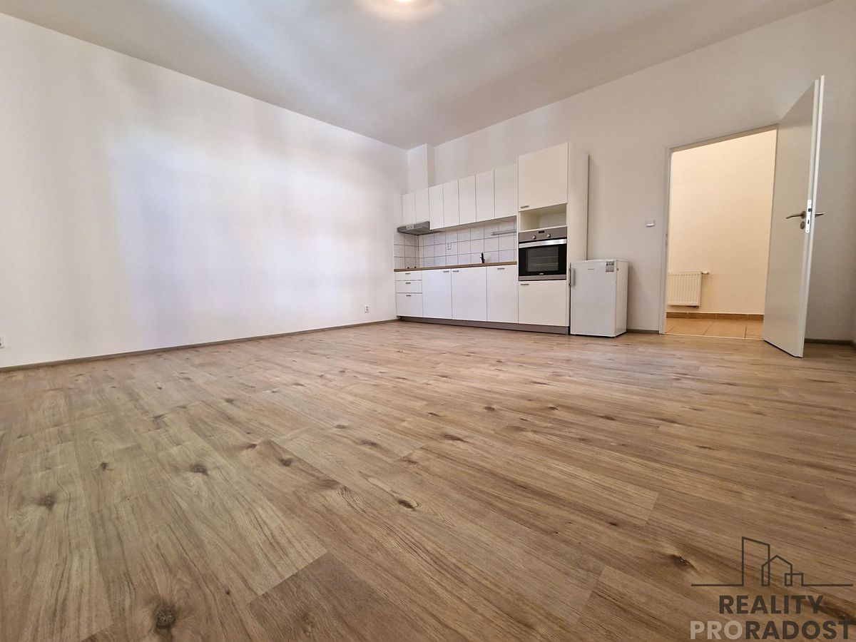 Pronájem bytu 1+kk 35 m²