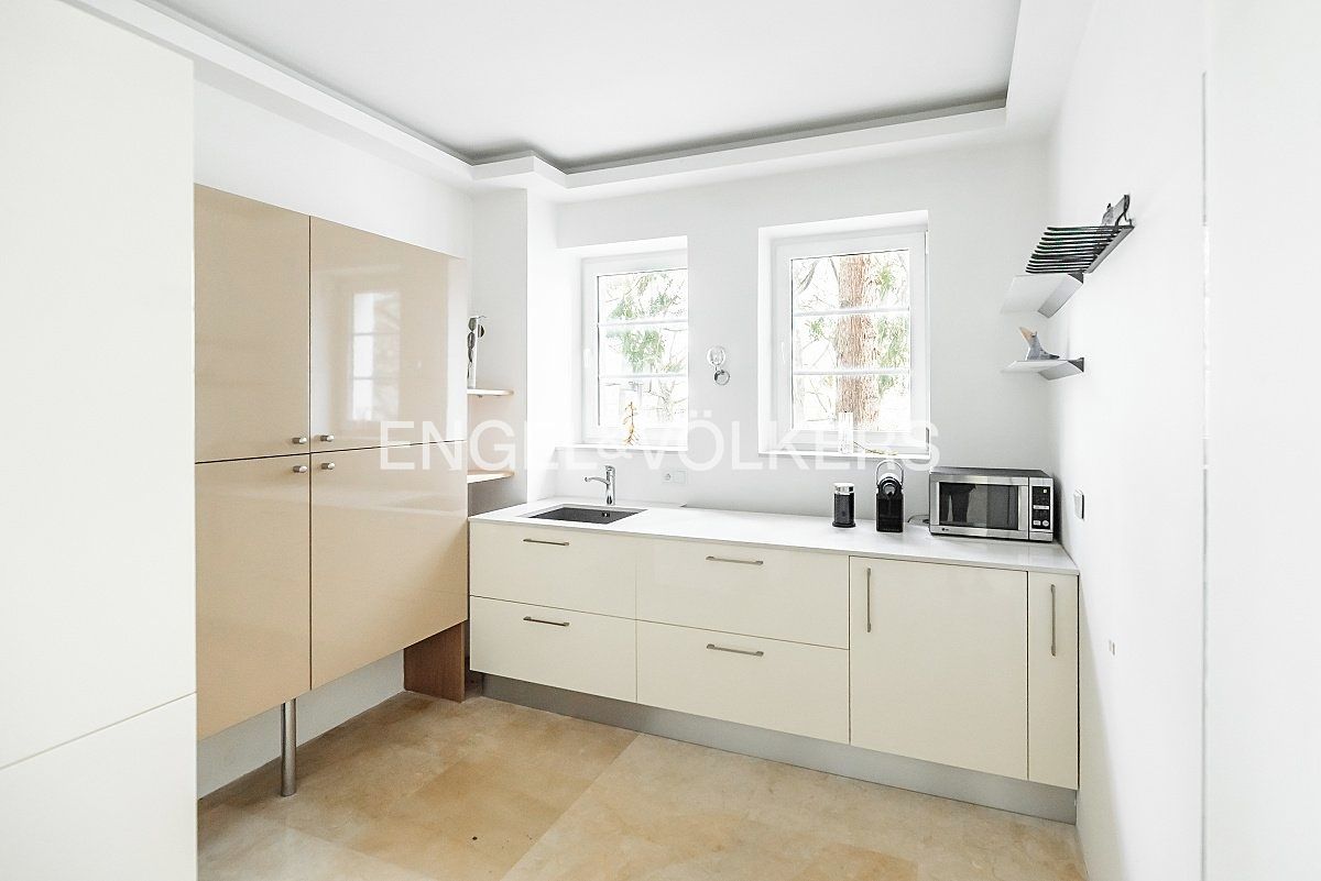Pronájem rodinného domu 260 m², pozemek 629 m² – fotografie 5