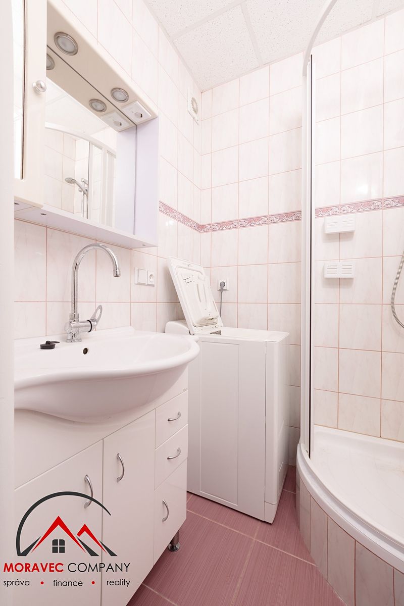 Pronájem bytu 3+1 72 m² – fotografie 3