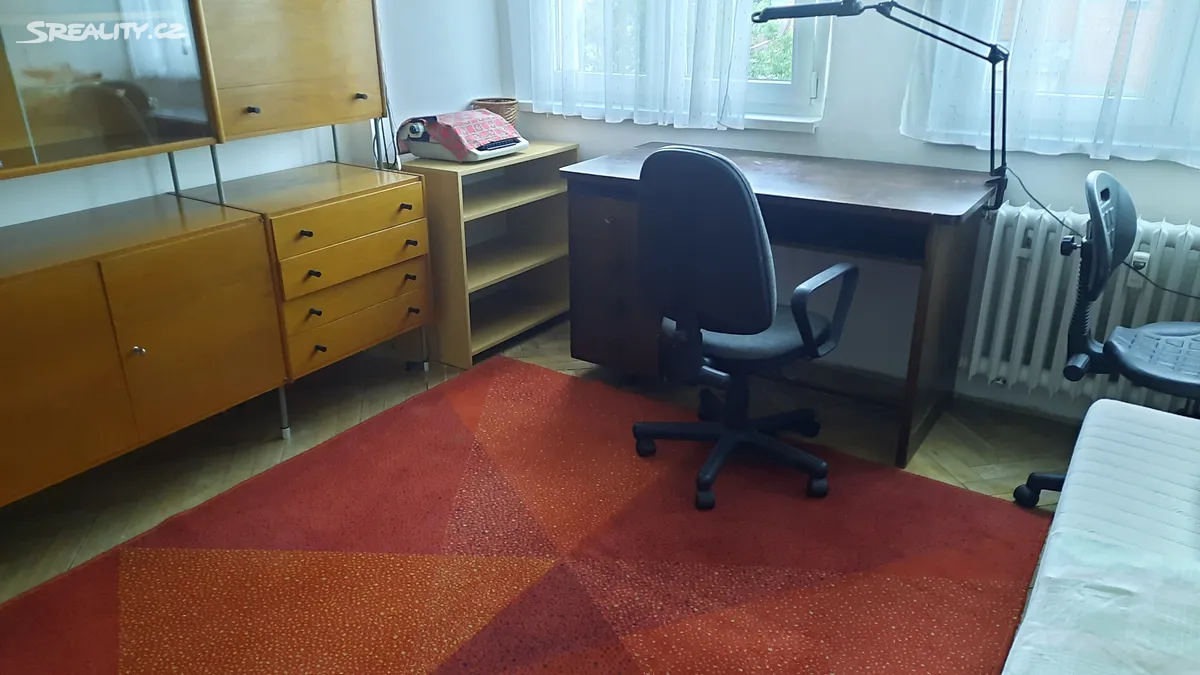 Pronájem bytu 2+1 65 m² – pohled 2