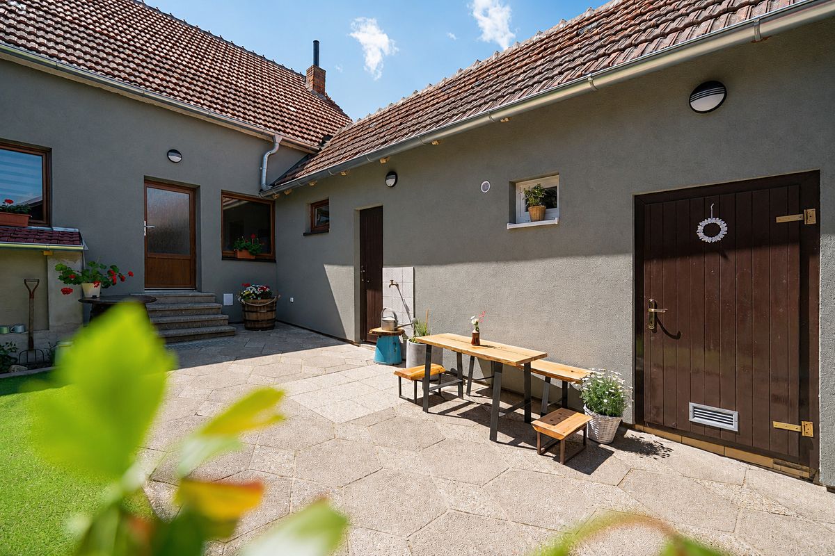 Prodej rodinného domu 149 m², pozemek 285 m² – fotografie 3