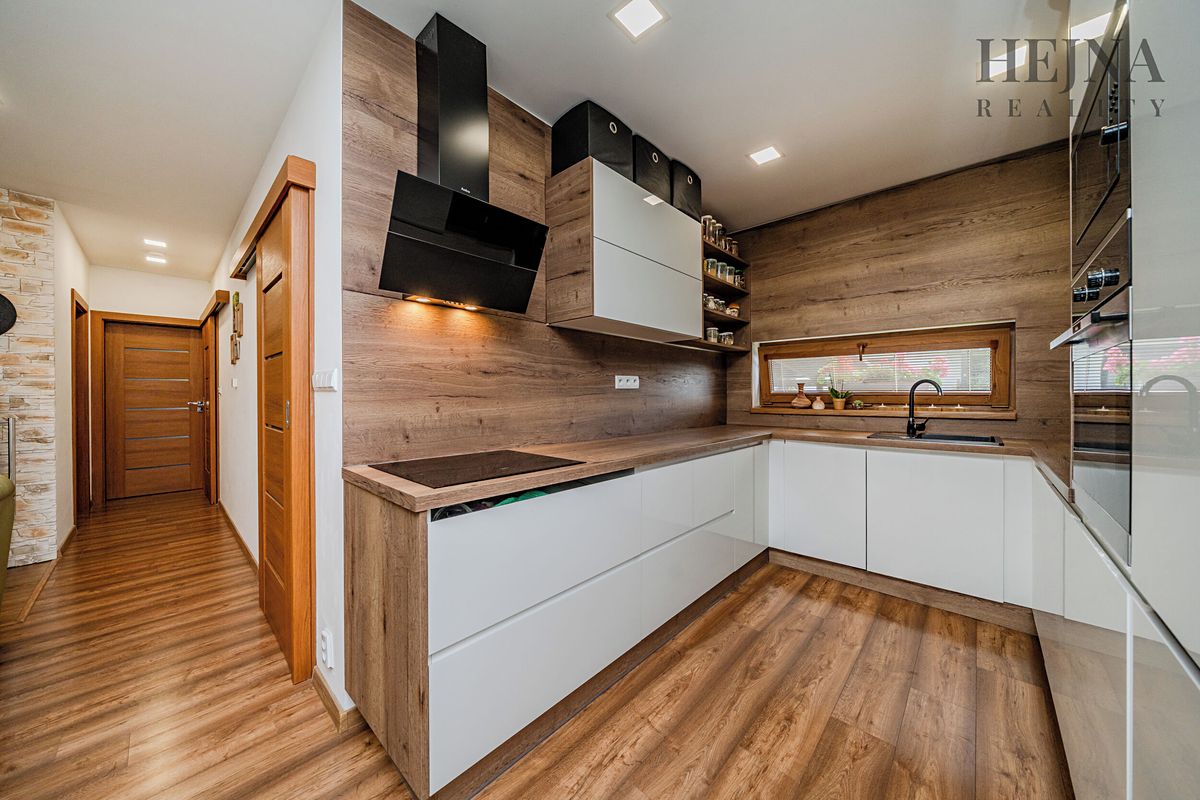 Prodej rodinného domu 87 m², pozemek 492 m² – fotografie 2