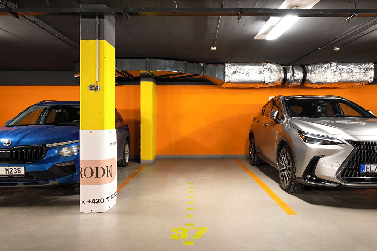 Prodej garážového stání 13 m²