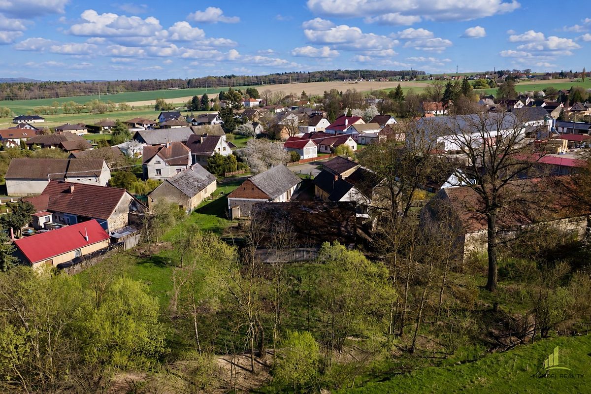 Prodej stavebního pozemku 4033 m² – fotografie 3