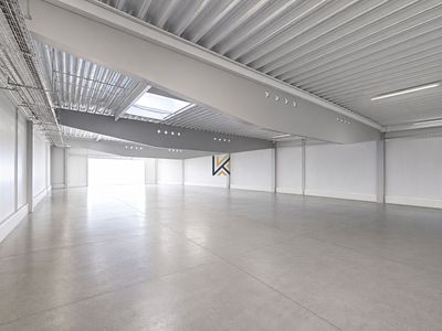 Pronájem výrobní haly, prostoru 554 m²