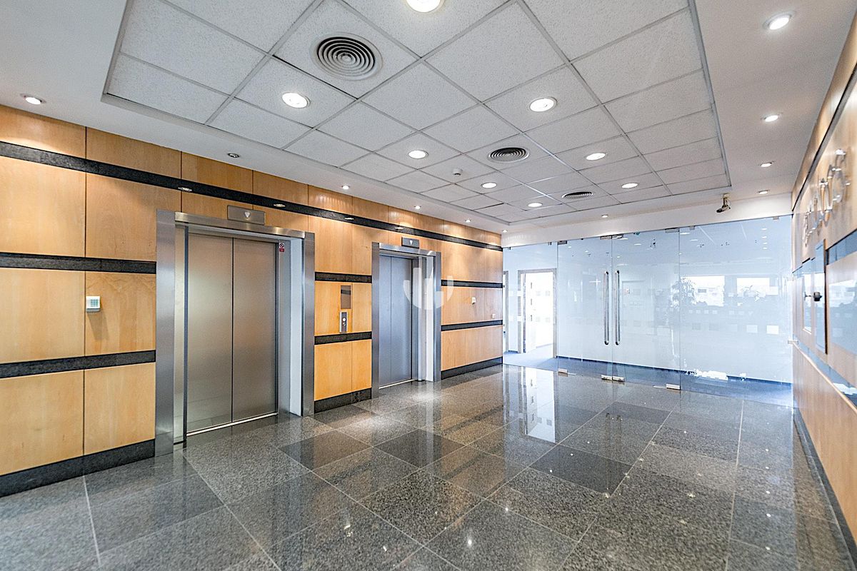 Pronájem kanceláře 350 m² – fotografie 5