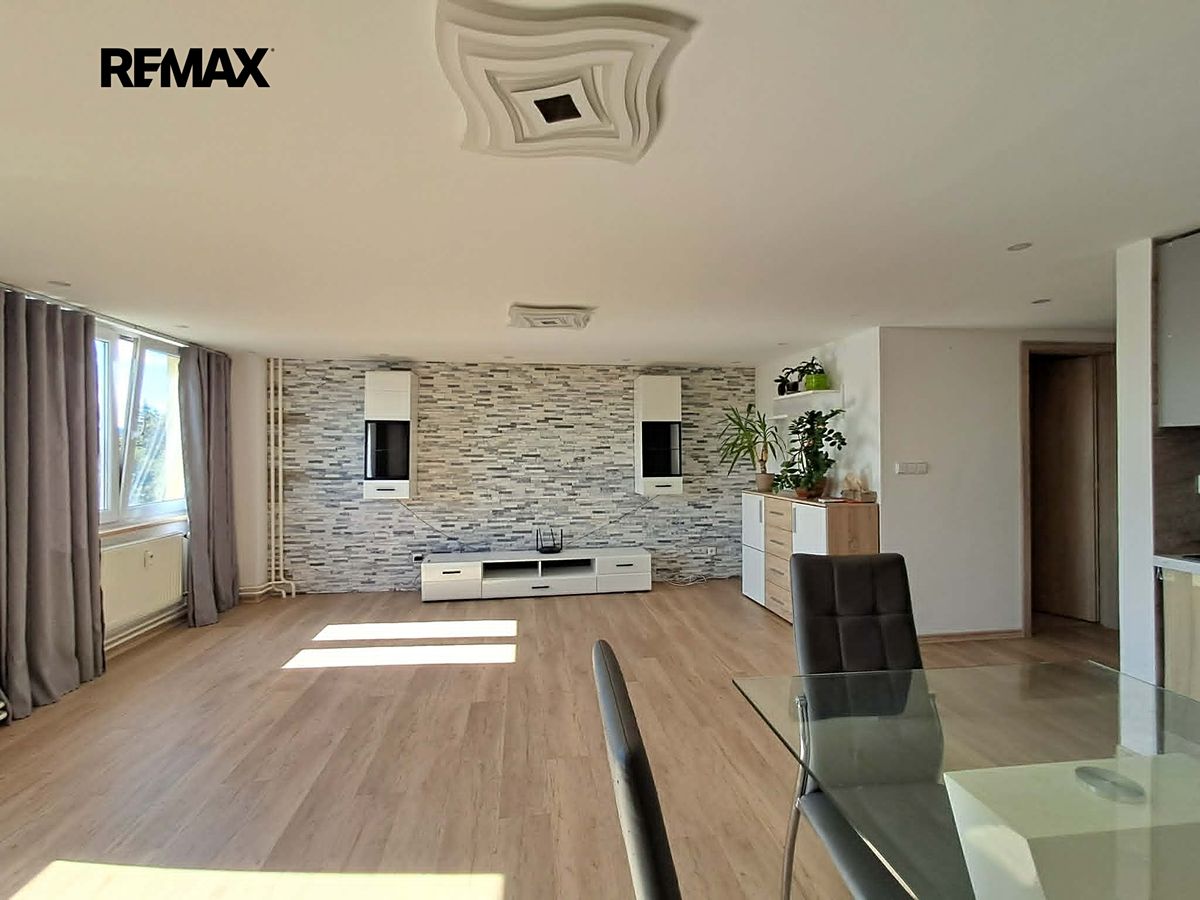 Pronájem bytu 4+kk 82 m² (Mezonet)