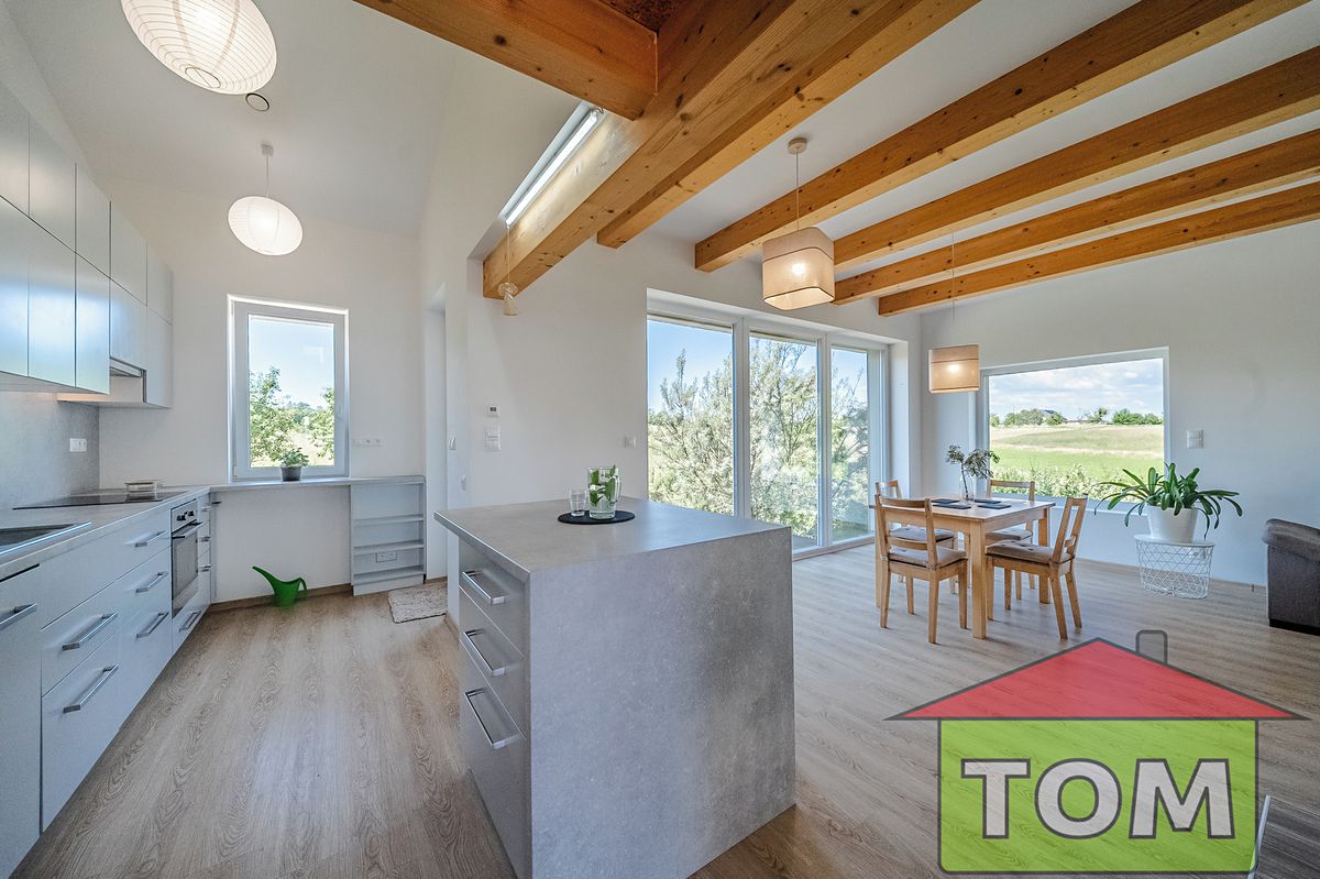 Prodej rodinného domu 120 m², pozemek 1402 m² – fotografie 2