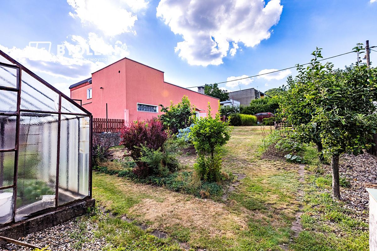 Prodej rodinného domu 317 m², pozemek 791 m² – fotografie 3