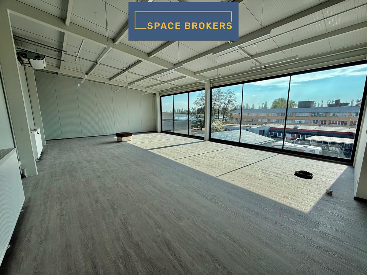 Pronájem kanceláře 128 m² – fotografie 3