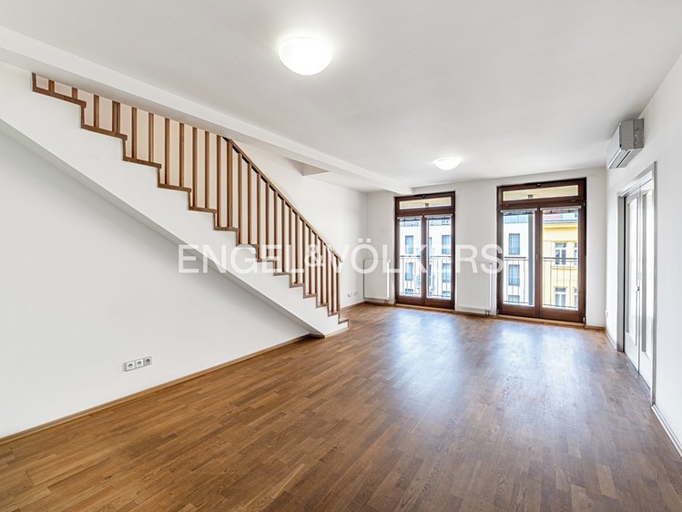 Квартира 4+1 в оренду, 147 м² (1 з 11)