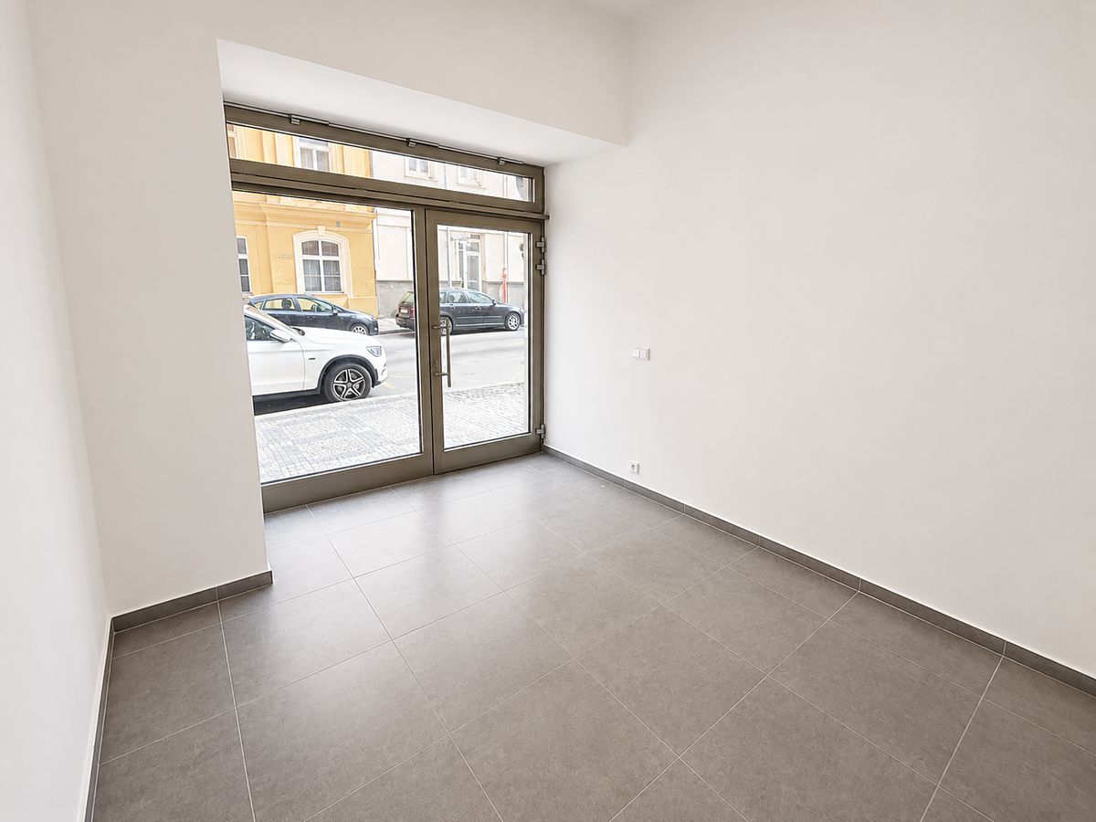 Pronájem obchodního prostoru 17 m², Praha – fotka 1 z 3