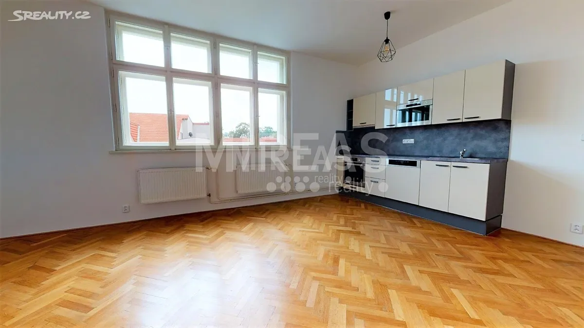 Pronájem bytu 2+kk 76 m² – pohled 3