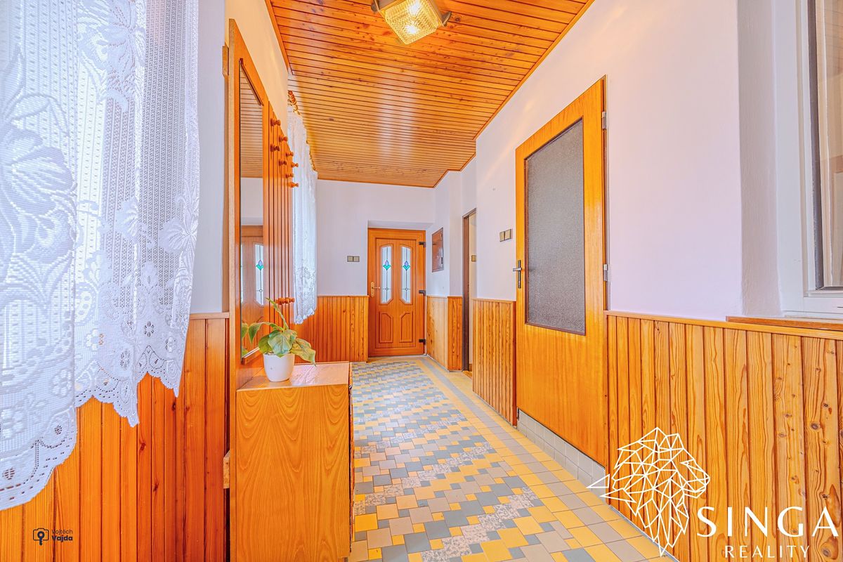 Prodej rodinného domu 275 m², pozemek 1510 m² – fotografie 4