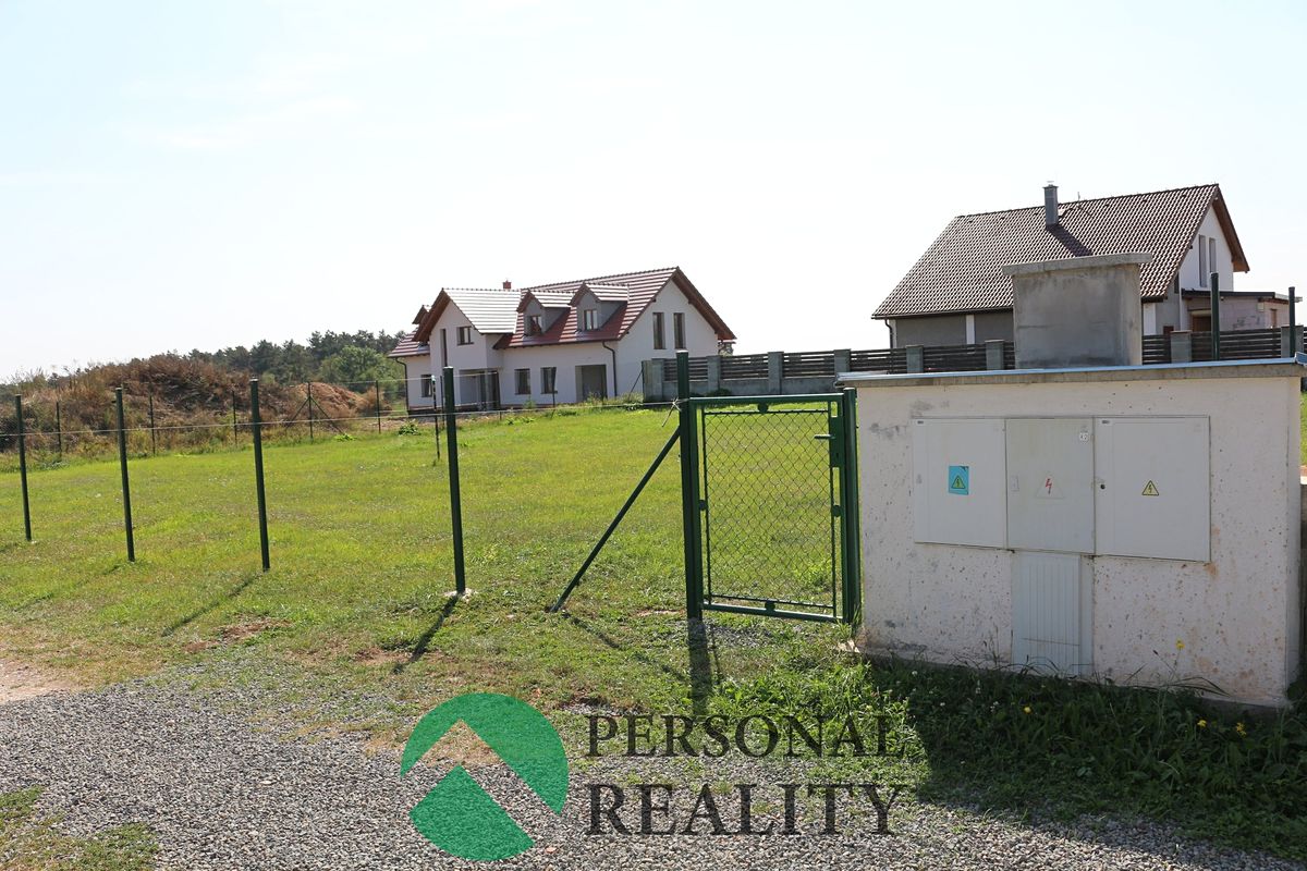 Prodej stavebního pozemku 895 m², Milostín – fotka 1 z 3