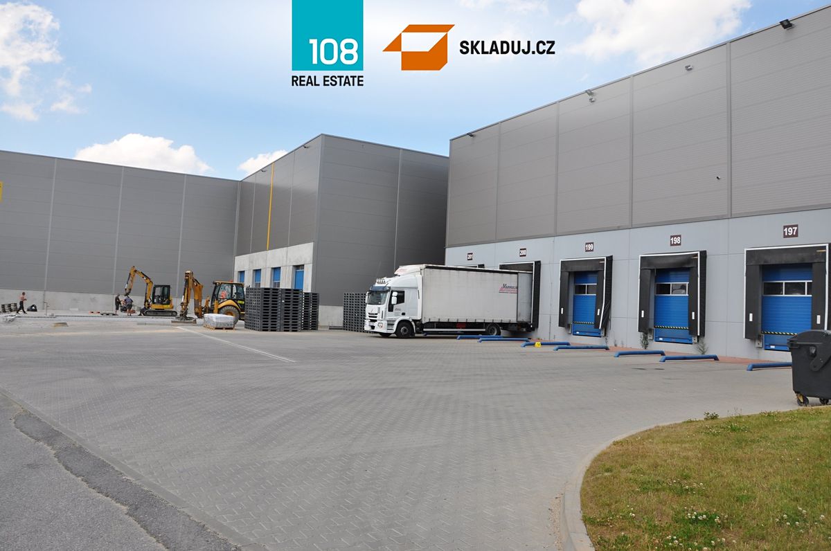 Pronájem skladového prostoru 2996 m²