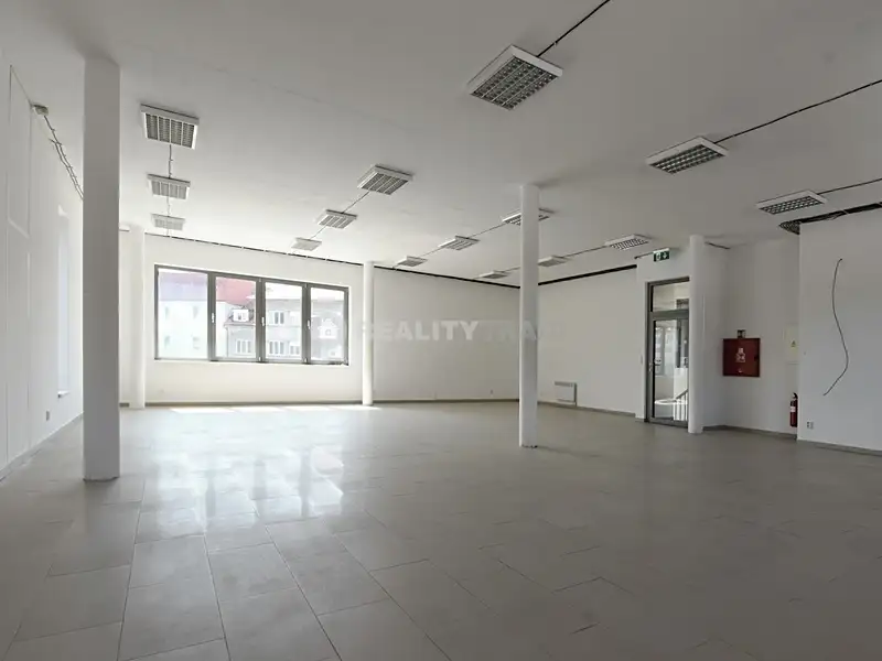 Pronájem obchodního prostoru 111 m², Strakonice – náhled fotky 2