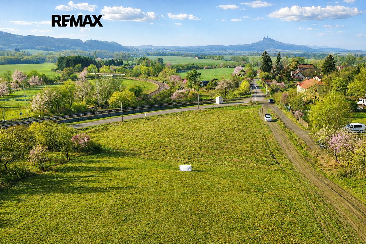 Prodej stavebního pozemku 4299 m² – fotografie 2