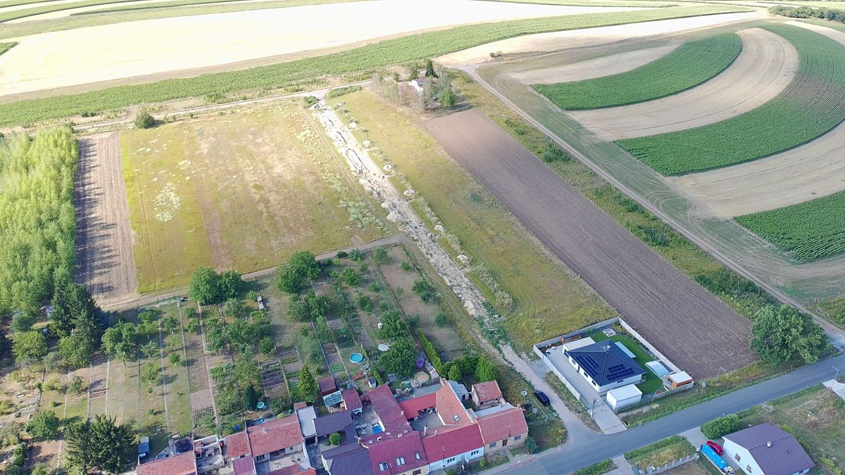 Prodej stavebního pozemku 746 m² – fotografie 3