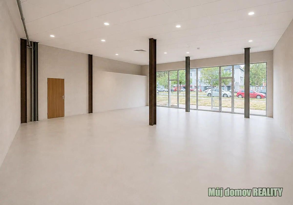 Pronájem obchodního prostoru 154 m² – fotografie 2