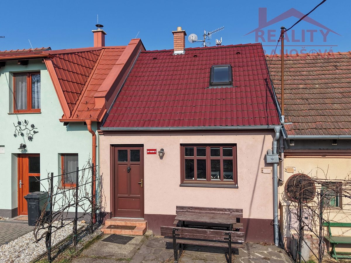 Prodej rodinného domu 80 m², pozemek 513 m² – fotografie 2