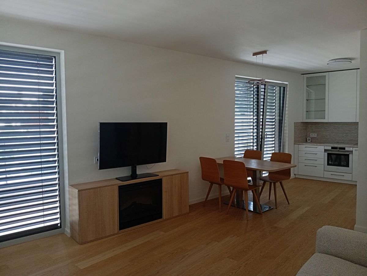 Pronájem bytu 2+kk 60 m² – fotografie 3