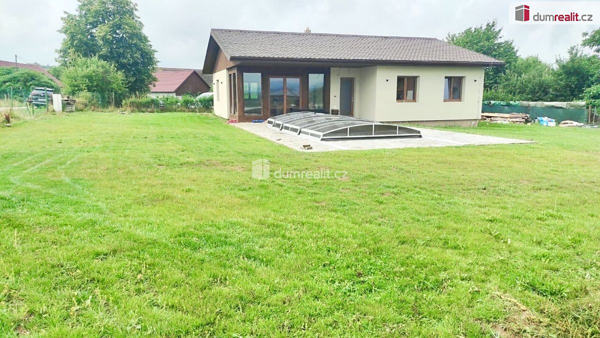 Prodej rodinného domu 120 m², pozemek 1407 m² – fotografie 2