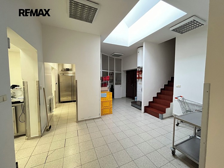 Комерційне приміщення в оренду, 224 м² (8 з 13)