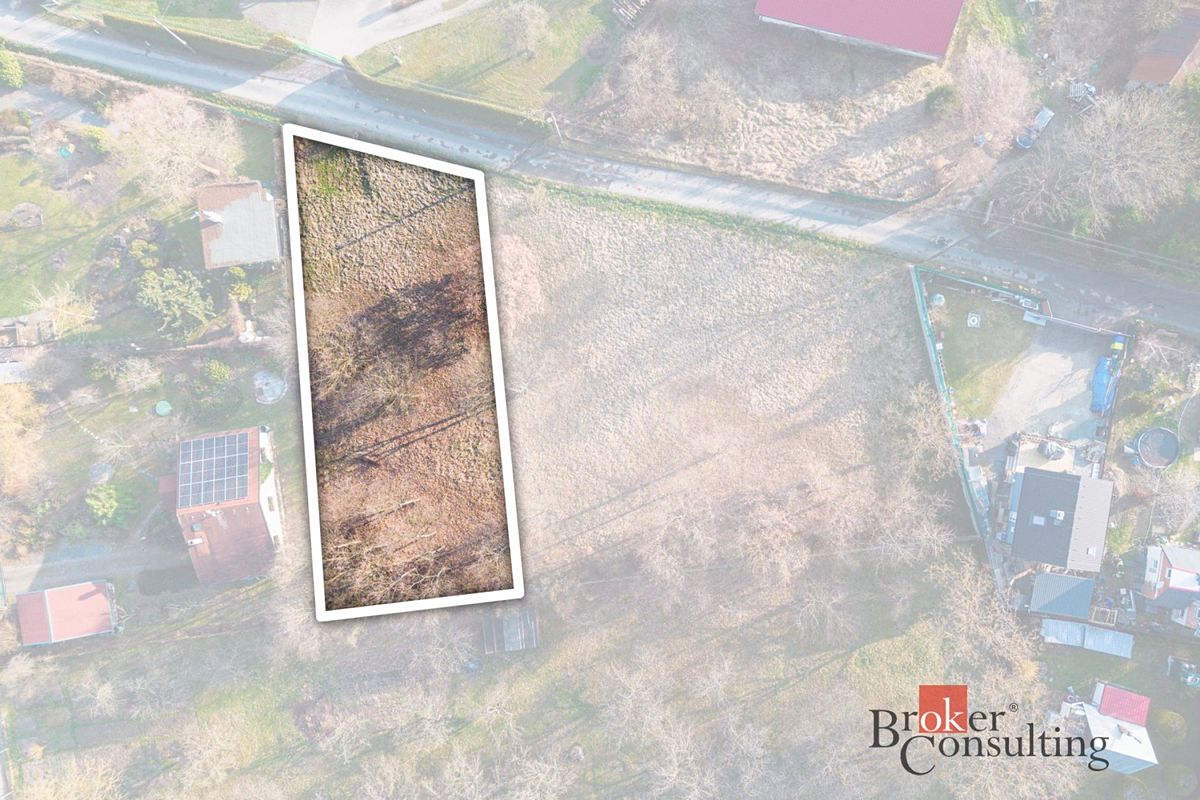Prodej stavebního pozemku 800 m², Rokycany – fotka 1 z 3