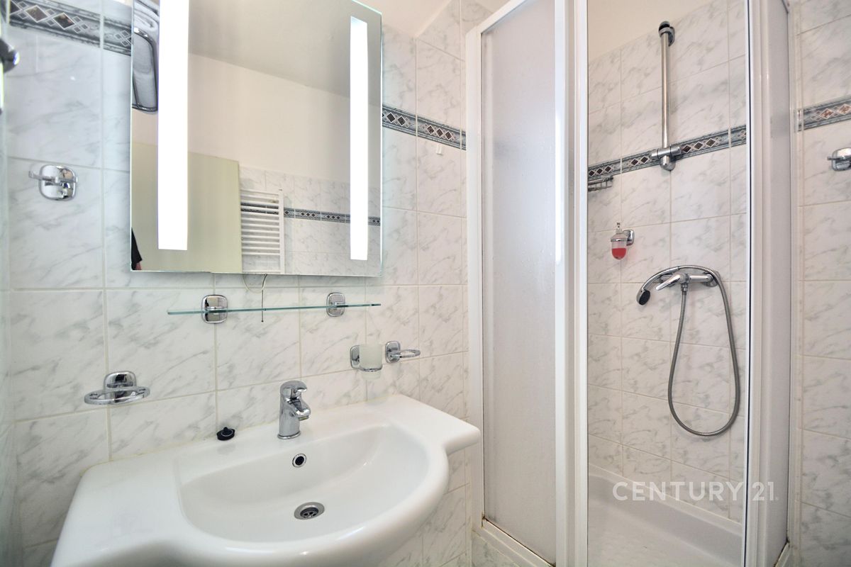 Pronájem bytu pokoje 21 m²