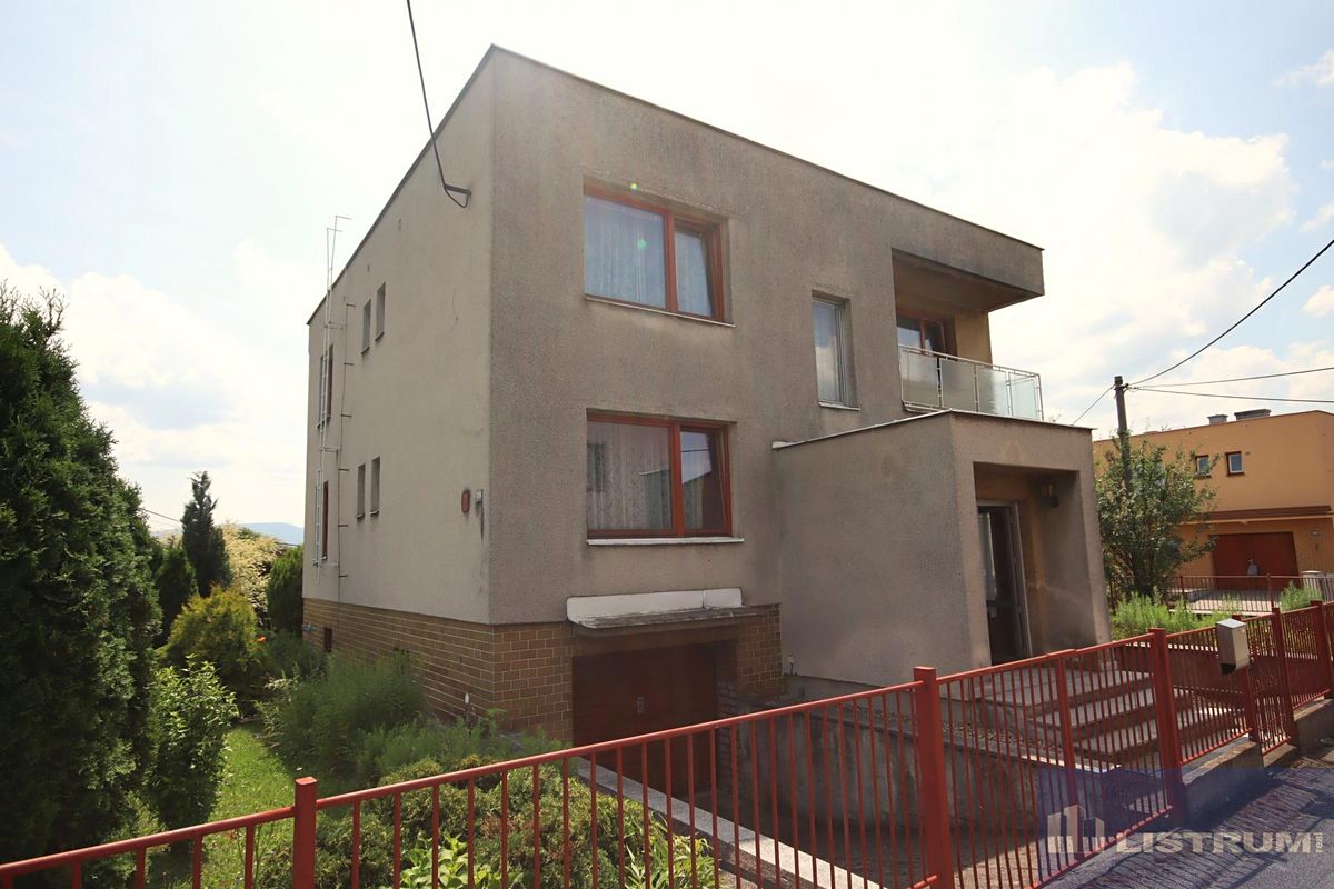 Prodej rodinného domu 320 m², pozemek 729 m² – fotografie 5
