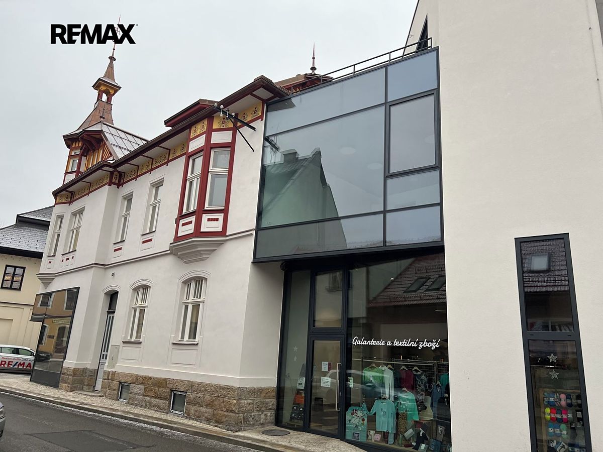 Pronájem kanceláře 174 m²