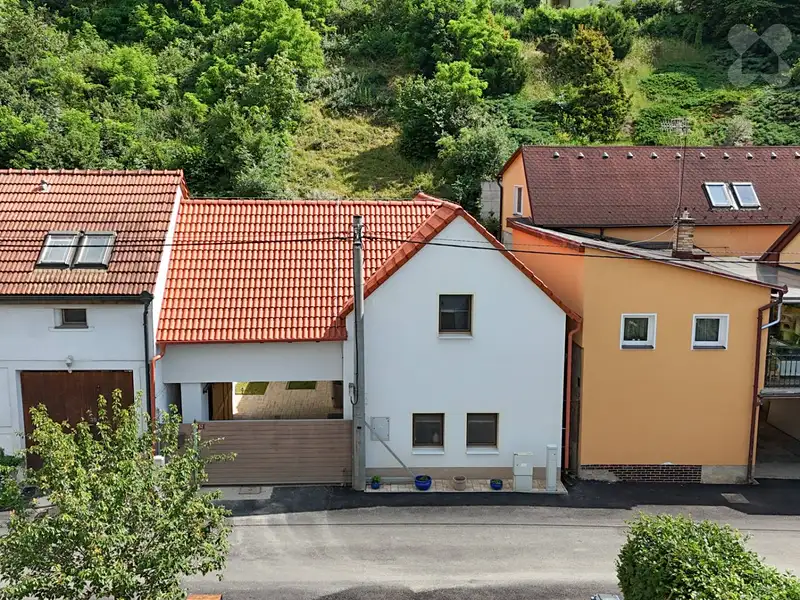 Prodej rodinného domu 130 m², pozemek 380 m², Choteč – náhled fotky 2