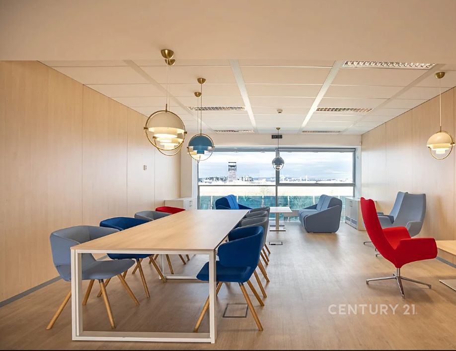 Pronájem kanceláře 1200 m² – fotografie 4