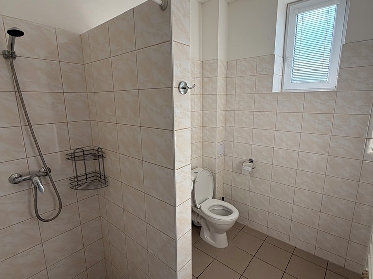 Комерційне приміщення на продаж, 3 641 м² (17 з 18)