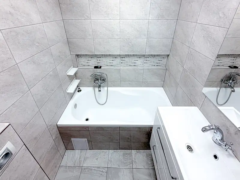 Pronájem bytu 2+1 54 m², Nejdek – náhled fotky 3
