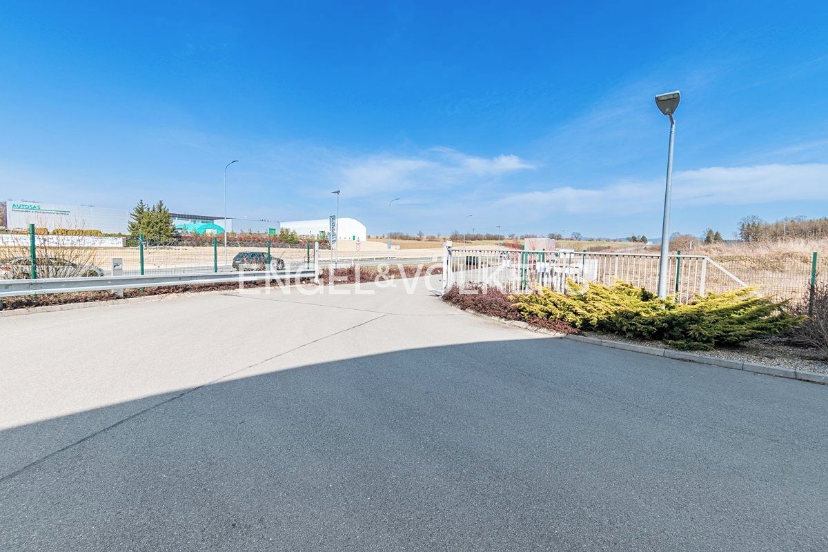 Pronájem kanceláře 55 m² – fotografie 3