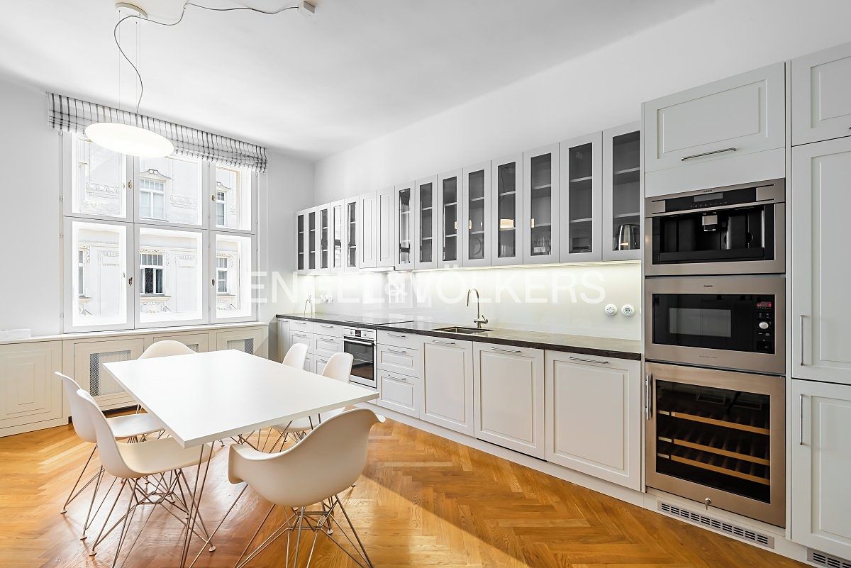 Pronájem bytu 3+1 142 m² – fotografie 4