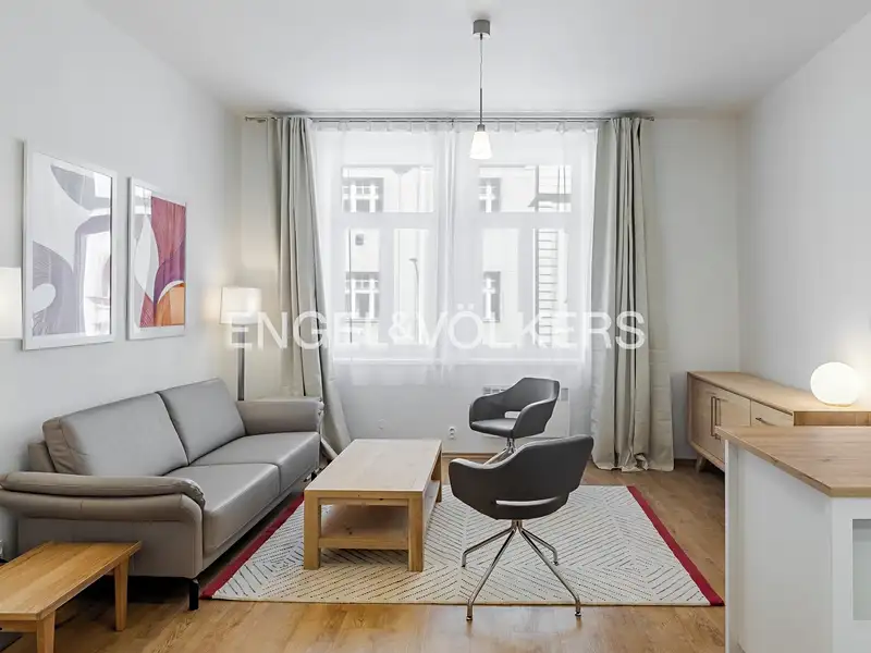 Pronájem bytu 2+kk 42 m², Praha – náhled fotky 1