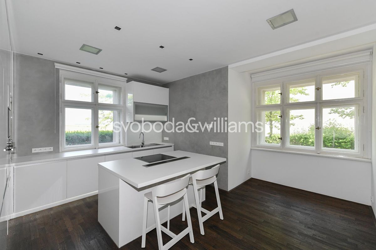 Pronájem rodinného domu 278 m², pozemek 378 m² – fotografie 5