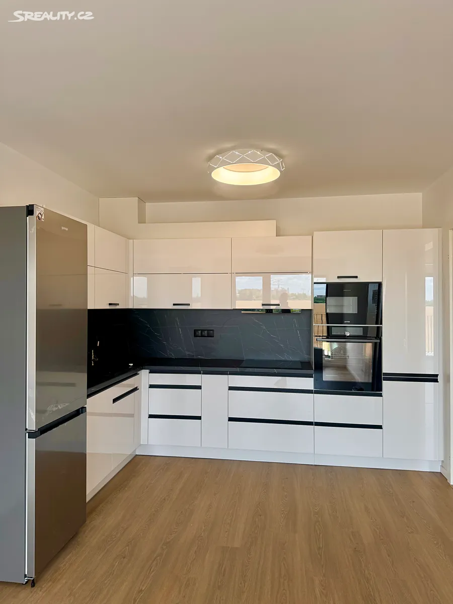 Pronájem bytu 2+kk 56 m², Praha